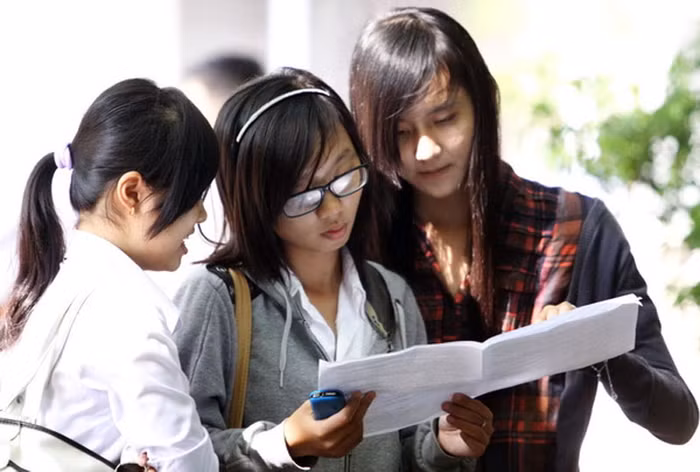 Năm nay, trường CĐ Kinh tế Đối ngoại có 77 bài thi đạt điểm 10. Ảnh: Tuoitre