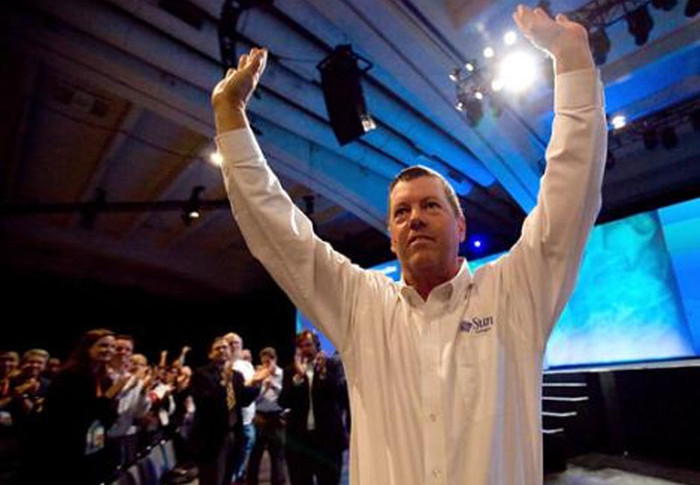 Không bỏ cuộc, Scott McNealy kiên trì nộp đơn, cùng lúc đó xin làm tại một nhà máy sản xuất và thăng tiến dần dần. Cuối cùng ĐH Stanford cũng chấp nhận ông. NHỮNG NGƯỜI NỔI TIẾNG TỪNG TRƯỢT ĐẠI HỌC (P1) >>> NHỮNG HOTGIRL TỪNG THI ĐỖ THỦ KHOA ĐẠI HỌC Không bỏ cuộc, Scott McNealy kiên trì nộp đơn, cùng lúc đó xin làm tại một nhà máy sản xuất và thăng tiến dần dần. Cuối cùng ĐH Stanford cũng chấp nhận ông. NHỮNG NGƯỜI NỔI TIẾNG TỪNG TRƯỢT ĐẠI HỌC (P1) >>> NHỮNG HOTGIRL TỪNG THI ĐỖ THỦ KHOA ĐẠI HỌC