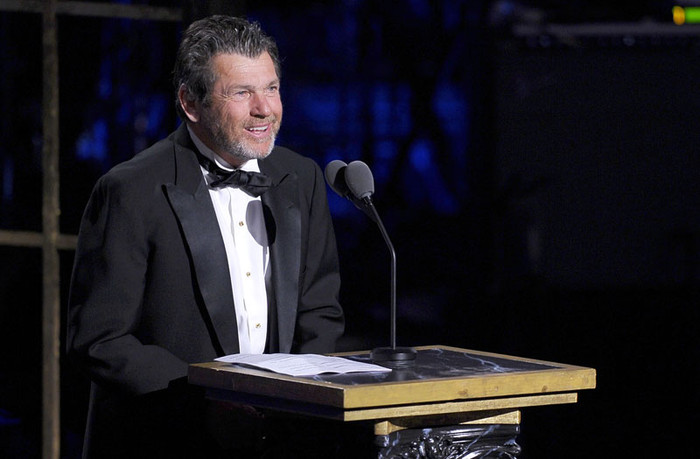 Qua nhiều thăng trầm, Jann Wenner vẫn đưa Rolling Stone hiện diện trên các sạp báo thế giới, có nhiều ấn bản tiếng nước ngoài (ở Đức có từ năm 1994, ở Argentina từ 1998, ở Tây Ban Nha - 1999, ở Nga - 2004, ở Indonesia - 2005, ở Trung Quốc - 2006, ở Nhật - tháng 3- 2007; ở Pháp - tháng 4- 2007…). >> NHỮNG NGƯỜI NỔI TIẾNG TỪNG TRƯỢT ĐẠI HỌC (P1) >>> NHỮNG HOTGIRL TỪNG THI ĐỖ THỦ KHOA ĐẠI HỌC Qua nhiều thăng trầm, Jann Wenner vẫn đưa Rolling Stone hiện diện trên các sạp báo thế giới, có nhiều ấn bản tiếng nước ngoài (ở Đức có từ năm 1994, ở Argentina từ 1998, ở Tây Ban Nha - 1999, ở Nga - 2004, ở Indonesia - 2005, ở Trung Quốc - 2006, ở Nhật - tháng 3- 2007; ở Pháp - tháng 4- 2007…). >> NHỮNG NGƯỜI NỔI TIẾNG TỪNG TRƯỢT ĐẠI HỌC (P1) >>> NHỮNG HOTGIRL TỪNG THI ĐỖ THỦ KHOA ĐẠI HỌC