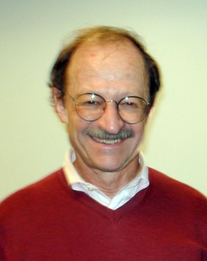 Harold Varmus Elliot khuyên các bạn trẻ: “Nếu bị trường bạn yêu thích nhất từ chối thì hãy toàn tâm toàn ý vào việc học tập tại trường chào đón bạn. Những khác biệt giữa các trường dường như quá quan trọng trước khi bạn đến đấy, nhưng sẽ ít quan trọng hơn nhiều một khi bạn tới học tại một trường đã dành cho bạn một chỗ”. >>> NHỮNG HOTGIRL TỪNG THI ĐỖ THỦ KHOA ĐẠI HỌC