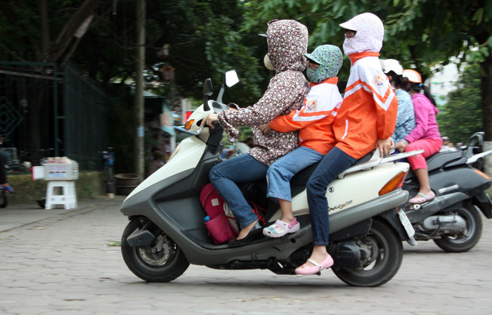 Nhiều em được phụ huynh đưa đến trường với tình trạng chỉ hởi mỗi đôi mắt. Chùm ảnh: Một ngày đến lớp của 'chú lính chì' Thiện Nhân Chùm ảnh: Ba nữ sinh "hot" nhất Học viện Cảnh sát Nhân dân Chùm ảnh: Gian nan đường đến trường sau lũ Nhiều em được phụ huynh đưa đến trường với tình trạng chỉ hởi mỗi đôi mắt. Chùm ảnh: Một ngày đến lớp của 'chú lính chì' Thiện Nhân Chùm ảnh: Ba nữ sinh "hot" nhất Học viện Cảnh sát Nhân dân Chùm ảnh: Gian nan đường đến trường sau lũ