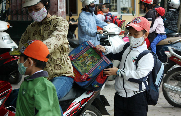 Trong đợt gió lạnh đầu tiên của năm 2012, học sinh Hà Nội đã khoác áo mùa đông đến trường. Chùm ảnh: Một ngày đến lớp của 'chú lính chì' Thiện Nhân Chùm ảnh: Ba nữ sinh "hot" nhất Học viện Cảnh sát Nhân dân Chùm ảnh: Gian nan đường đến trường sau lũ Trong đợt gió lạnh đầu tiên của năm 2012, học sinh Hà Nội đã khoác áo mùa đông đến trường. Chùm ảnh: Một ngày đến lớp của 'chú lính chì' Thiện Nhân Chùm ảnh: Ba nữ sinh "hot" nhất Học viện Cảnh sát Nhân dân Chùm ảnh: Gian nan đường đến trường sau lũ