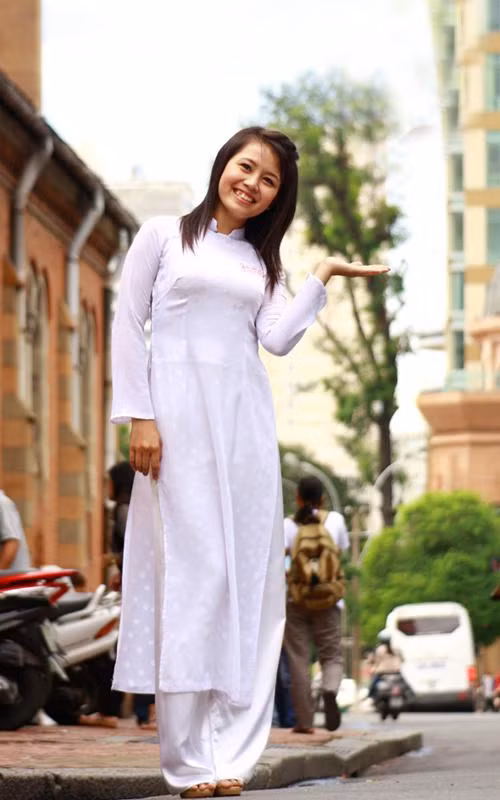 NGUYỄN THỊ MỸ TIÊN – THPT Mạc Đĩnh Chi – TP.HCM >>Hút hồn trước vẻ trong sáng của teen Hà thành >>Ngẩn ngơ vì nhan sắc của Hotgirl Kiều My >>Những nữ sinh diện áo dài đẹp hơn Hoa hậu Mai Phương Thúy >>Hotgirl Đại học Phương Đông rạng ngời đón Trung Thu >>Những nữ sinh diện áo dài đẹp hơn vẻ xuân thì của Mai Phương Thúy (P18) NGUYỄN THỊ MỸ TIÊN – THPT Mạc Đĩnh Chi – TP.HCM >>Hút hồn trước vẻ trong sáng của teen Hà thành >>Ngẩn ngơ vì nhan sắc của Hotgirl Kiều My >>Những nữ sinh diện áo dài đẹp hơn Hoa hậu Mai Phương Thúy >>Hotgirl Đại học Phương Đông rạng ngời đón Trung Thu >>Những nữ sinh diện áo dài đẹp hơn vẻ xuân thì của Mai Phương Thúy (P18)