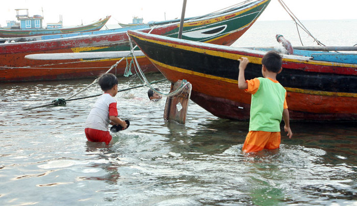 Những người lính tuần tra là sự an toàn cho con trẻ vui chơi... Những người lính tuần tra là sự an toàn cho con trẻ vui chơi...