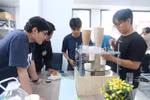 Lãnh đạo viện nghiên cứu hiến kế cách sắp xếp các viện trong trường đại học