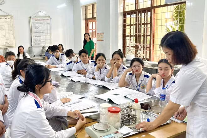 Dự thảo chuẩn GDNN quy định 12m² đất/người học: Trường nghề nói cần tính đến yếu tố đặc thù