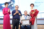 Nhạc sĩ Phạm Tuyên - vị nhạc sĩ tuổi thơ giành giải thưởng "Hiệp sĩ Dế Mèn"