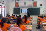 Cô và trò Trường Tiểu học Thanh Phong (xã Thanh Phong, Thanh Hóa) trong một tiết học. Ảnh: Cổng thông tin điện tử xã Thanh Phong