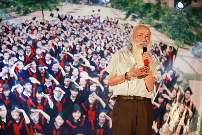 Xúc động từng lời thầy Văn Như Cương căn dặn học trò ảnh 1