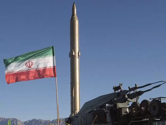 Tên lửa đạn đạo tầm trung do Iran tự sản xuất.