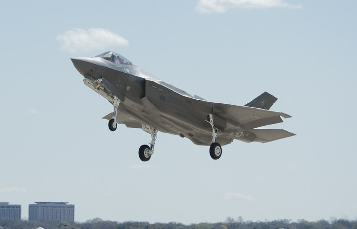 Máy bay chiến đấu F-35