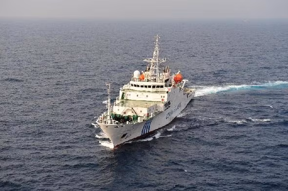 Tàu Hải giám 50 Trung Quốc.
