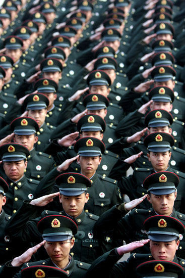 "Bảo bối" - con một của các gia đình Trung Quốc. "Bảo bối" - con một của các gia đình Trung Quốc.