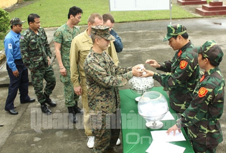 Bốc thăm chia đội bắn Bốc thăm chia đội bắn