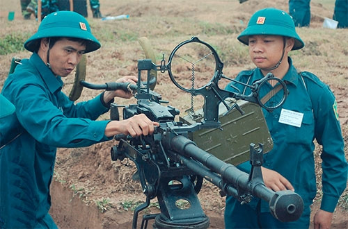 Tham gia cuộc diễn tập, bắn đạn thật còn có các khẩu đội dân quân tự vệ của các tỉnh, thành phố khu vực phía Bắc. Tham gia cuộc diễn tập, bắn đạn thật còn có các khẩu đội dân quân tự vệ của các tỉnh, thành phố khu vực phía Bắc.