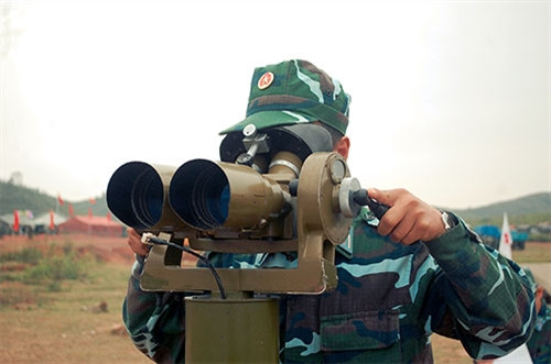 Quan sát phát hiện mục tiêu trên không. Quan sát phát hiện mục tiêu trên không.