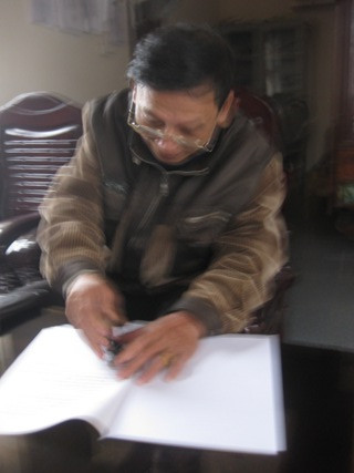 Nghỉ hưu nhưng vẫn đóng dấu, ký giấy tờ như ngày đương nhiệm ảnh 2 Nghỉ hưu nhưng vẫn đóng dấu, ký giấy tờ như ngày đương nhiệm ảnh 2