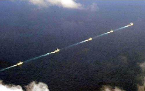 Biên đội tàu chiến của Hải quân Trung Quốc chạy xuyên qua vùng biển Okinawa, Nhật Bản Biên đội tàu chiến của Hải quân Trung Quốc chạy xuyên qua vùng biển Okinawa, Nhật Bản