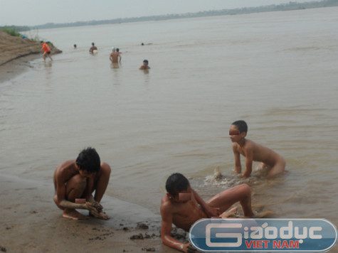 Đa phần những người đến đây là để có được cảm giác như được "trở về thuở hồng hoang" khi trên người không còn một mảnh vải che thân đồng thời được hòa mình vào giữa thiên nhiên. Đa phần những người đến đây là để có được cảm giác như được "trở về thuở hồng hoang" khi trên người không còn một mảnh vải che thân đồng thời được hòa mình vào giữa thiên nhiên.