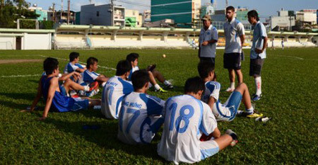 Một buổi tập của các cầu thủ Scavi Rocheteau tại TP.HCM. Một buổi tập của các cầu thủ Scavi Rocheteau tại TP.HCM.