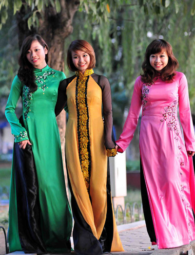 Tết Nhâm Thìn 2012 là lúc cả ba cô gái chia sẽ thành công của mình với gia đình và người thân