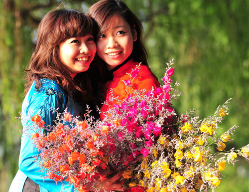 Thướt tha với tà áo dài truyền thống