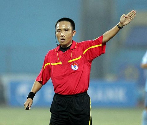 Trọng tài Bùi Quang Thông dính án phạt nặng. Ảnh: TNO Trọng tài Bùi Quang Thông dính án phạt nặng. Ảnh: TNO