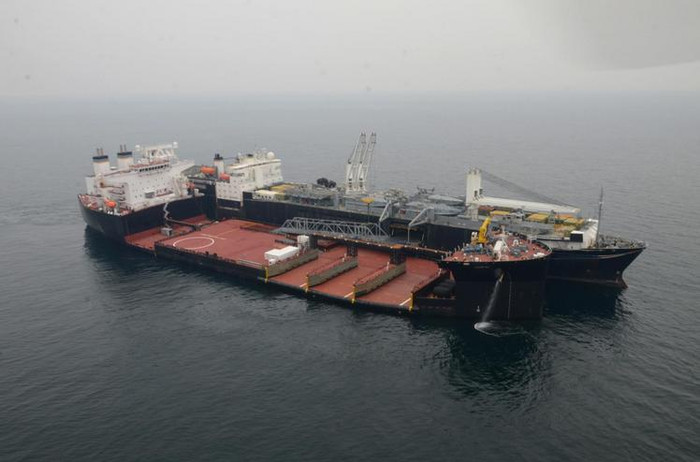 Tàu đổ bộ hỗn hợp USNS Montford Point và tàu container USNS Fred W Stockham Hải quân Mỹ trong cuộc tập trận Ssangyong với Hàn Quốc từ ngày 7 đến ngày 18/3/2016 Tàu đổ bộ hỗn hợp USNS Montford Point và tàu container USNS Fred W Stockham Hải quân Mỹ trong cuộc tập trận Ssangyong với Hàn Quốc từ ngày 7 đến ngày 18/3/2016