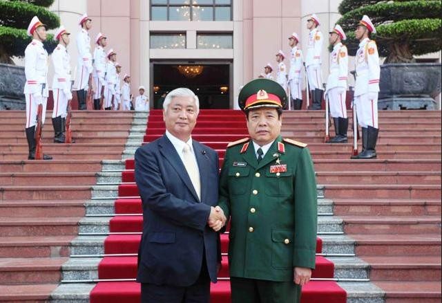 Tháng 11/2015, Bộ trưởng Quốc phòng Nhật Bản Gen Nakatani thăm Việt Nam Tháng 11/2015, Bộ trưởng Quốc phòng Nhật Bản Gen Nakatani thăm Việt Nam