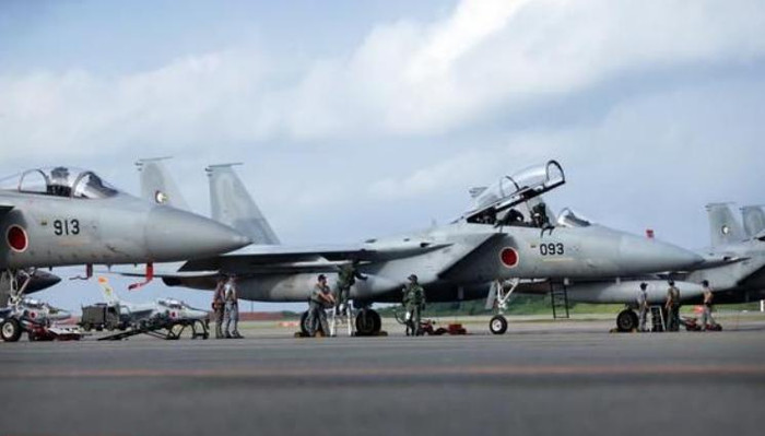 Máy bay chiến đấu F-15J của Lực lượng Phòng vệ Trên không Nhật Bản tại căn cứ Naha Máy bay chiến đấu F-15J của Lực lượng Phòng vệ Trên không Nhật Bản tại căn cứ Naha