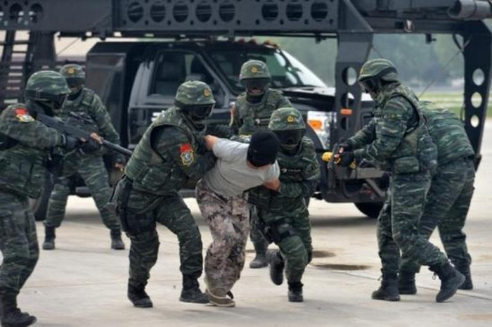 Lực lượng chống khủng bố Trung Quốc tiến hành diễn tập chống khủng bố Lực lượng chống khủng bố Trung Quốc tiến hành diễn tập chống khủng bố