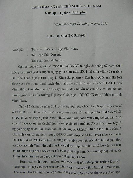 Đơn đề nghị phản ánh gửi cơ quan báo chí của những sinh viên. Ảnh Xuân Trung Đơn đề nghị phản ánh gửi cơ quan báo chí của những sinh viên. Ảnh Xuân Trung