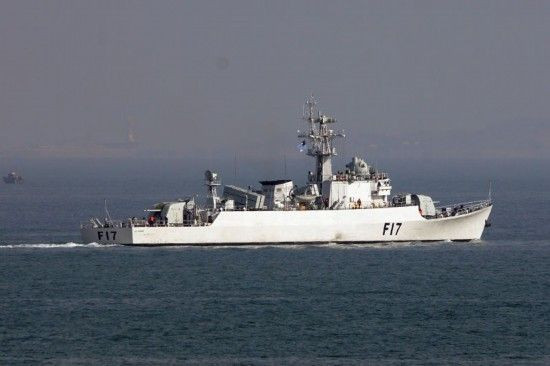 Tàu hộ vệ 053H2, đánh số F-17 chạy trên biển (nguồn mạng sina Trung Quốc) Tàu hộ vệ 053H2, đánh số F-17 chạy trên biển (nguồn mạng sina Trung Quốc)