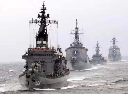 Biên đội tàu chiến của Nhật Bản hoạt động ở biển xa