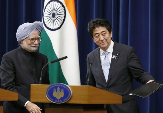 Thủ tướng Ấn Độ Manmohan Singh và Thủ tướng Nhật Bản Shinzo Abe Thủ tướng Ấn Độ Manmohan Singh và Thủ tướng Nhật Bản Shinzo Abe