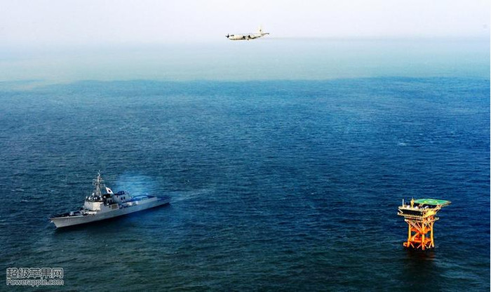 Tàu khu trục Aegis Yulko Yi và máy bay tuần tra P-3CK Hàn Quốc tuần tra vùng biển đá ngầm Leodo. Tàu khu trục Aegis Yulko Yi và máy bay tuần tra P-3CK Hàn Quốc tuần tra vùng biển đá ngầm Leodo.