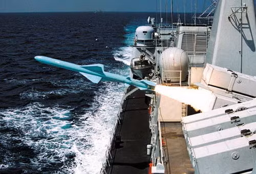 Tên lửa hạm đối hạm C-802 Trung Quốc