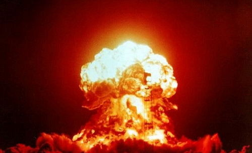 Nổ bom hạt nhân (nguyên tử) Nổ bom hạt nhân (nguyên tử)