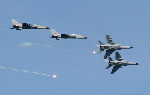 Máy bay chiến đấu ném bom JH-7 Phi Báo, Trung Quốc Máy bay chiến đấu ném bom JH-7 Phi Báo, Trung Quốc