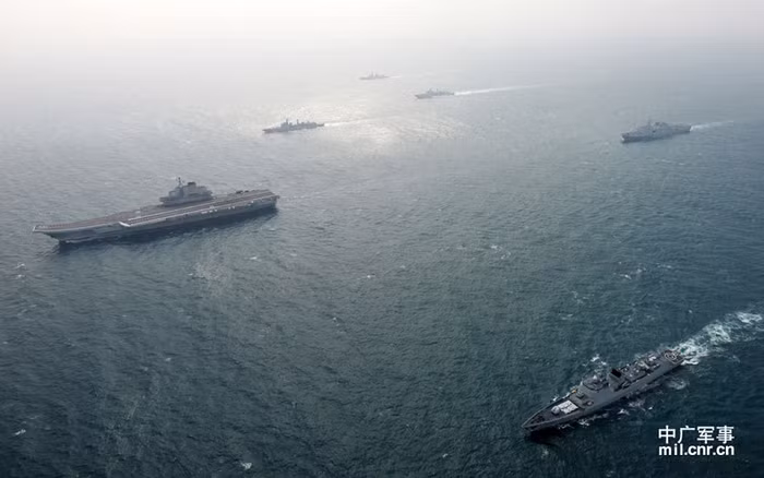 Biên đội tàu sân bay Liêu Ninh vừa huấn luyện trên Biển Đông.