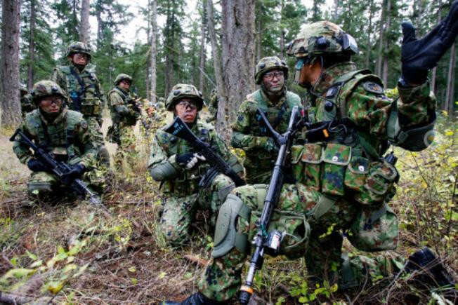 Đơn vị WAiR huấn luyện tác chiến đột kích miền núi