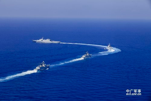Năm 2013, Hạm đội Nam Hải cùng các hạm đội lớn khác của Hải quân Trung Quốc ra sức tập trận trên Biển Đông.