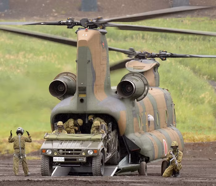 Nhật Bản quyết định thành lập Quân đoàn cơ động đổ bộ (Thủy quân lục chiến) để đối phó với Trung Quốc ở hướng tây nam.