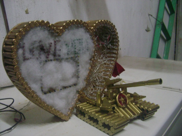 Đối với những người lính ngoài những hình tượng tình yêu còn đi kèm đó là những hình ảnh thể hiện bản chất người lính Đối với những người lính ngoài những hình tượng tình yêu còn đi kèm đó là những hình ảnh thể hiện bản chất người lính