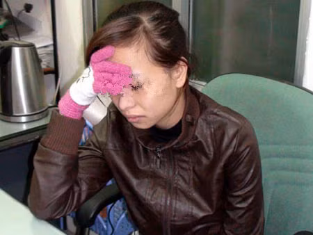 Từng là gái bán dâm, 20 tuổi, Nguyễn Thu Huyền trở thành má mì 9X khá nổi. Gái mại dâm do Huyền quản lý khá trẻ. Đường dây của má mì 9X này có khoảng 20 cô gái từ nhiều tỉnh thành khác nhau trong cả nước, đa số là trình độ học vấn thấp. Đường dây bị triệt phá khi có hai gái bán dâm bị bắt quả tang tại khách sạn.