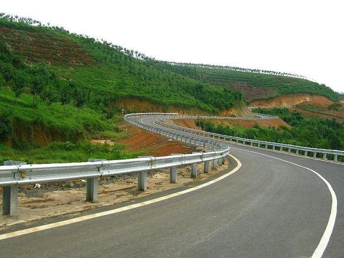 Quanh co, uốn lượn, vẻ đẹp mê hồn của đèo Lộc Bắc (Lâm Đồng) cho những ai yêu thiên nhiên và đam mê khám phá. Quanh co, uốn lượn, vẻ đẹp mê hồn của đèo Lộc Bắc (Lâm Đồng) cho những ai yêu thiên nhiên và đam mê khám phá.