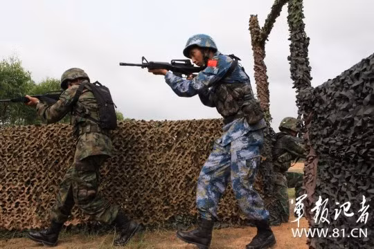 Tìm kiếm và đột nhập.