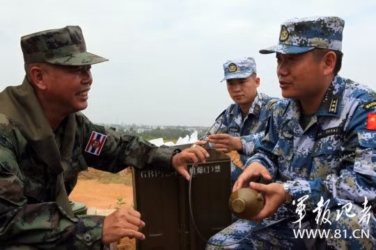 Trao đổi kỹ thuật bộc phá.