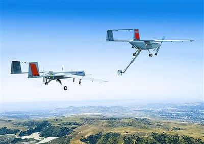 Máy bay không người lái Mỹ thử nghiệm tiếp dầu trên không.