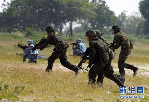 Lính thủy đánh bộ Trung Quốc và Thái Lan diễn tập chống khủng bố năm 2010.